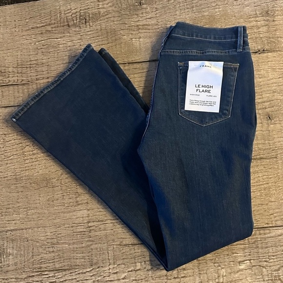 FRAME Le High Flare Jeans in Roswell. - Picture 4 of 8